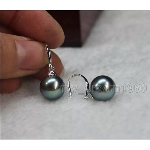 Tahitian Shell Pearl 8MM Dangle Earrings - Picture 3 of 5